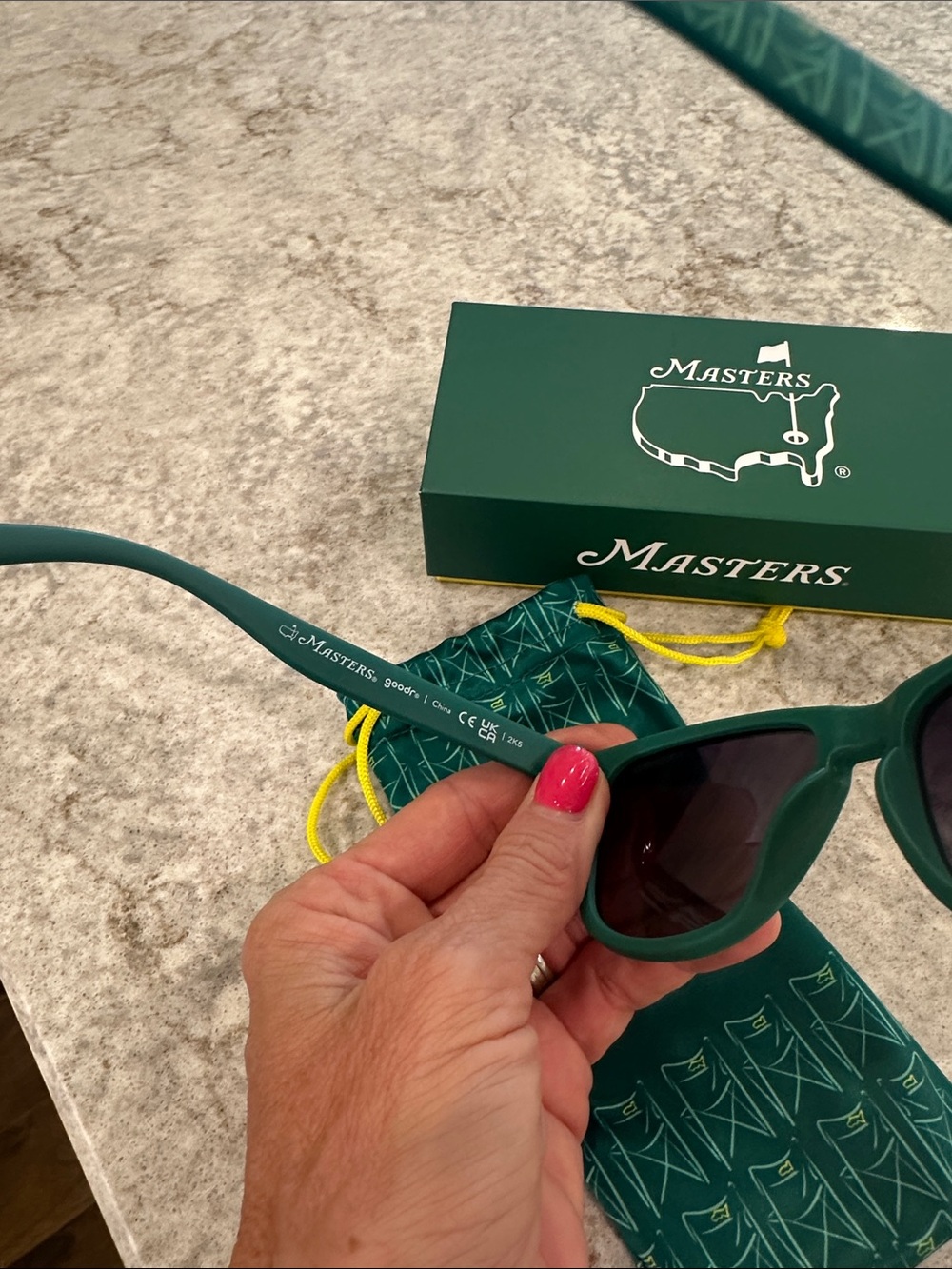 Masters Green Goodr Sunglasses - The Chairs - Picture 2 of 2